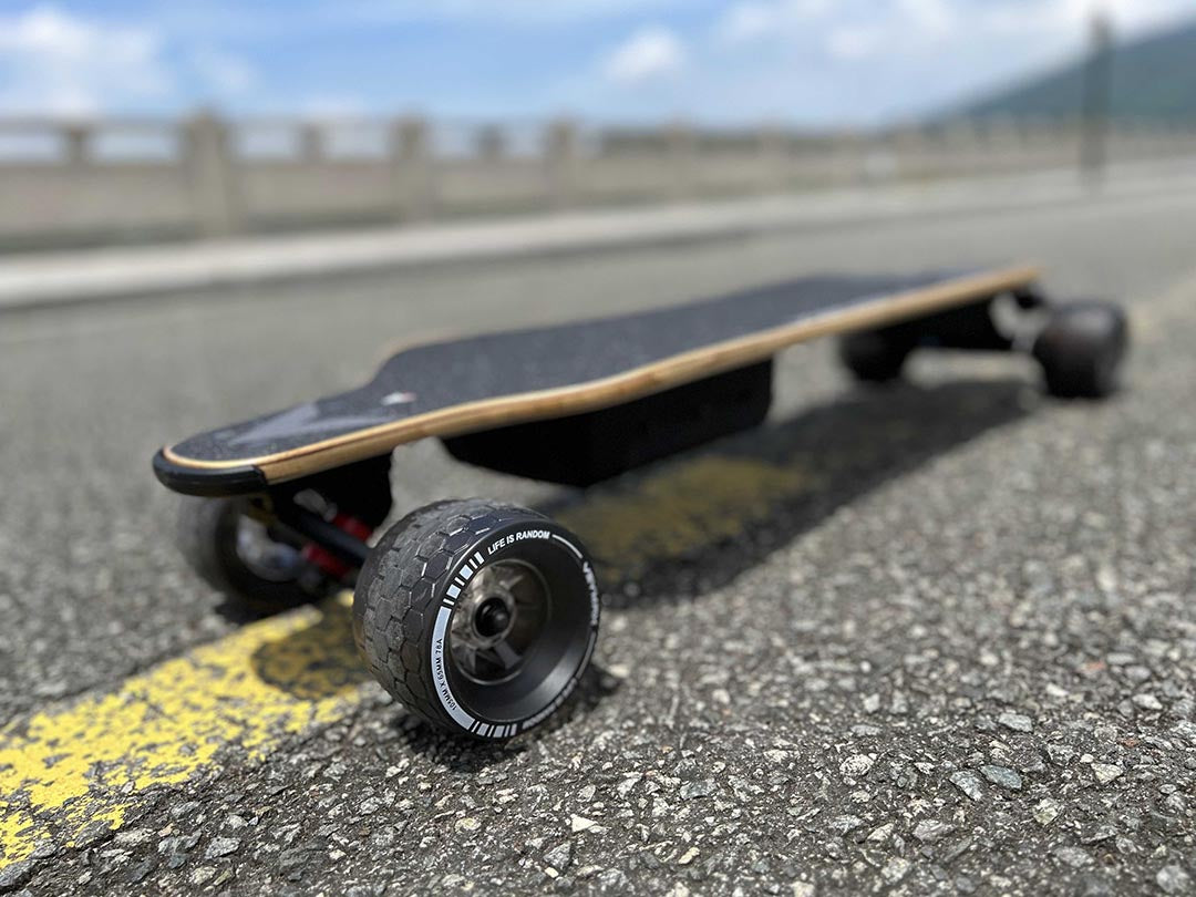 Big-wheel-electric-skateboards