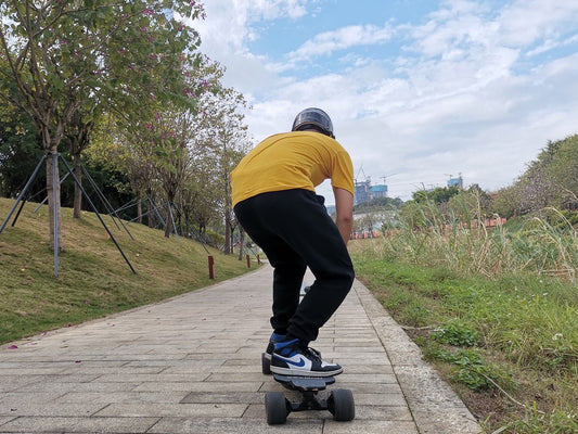 Veymax Skateboard Riding