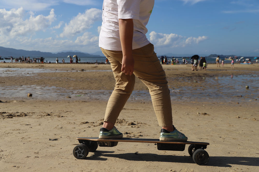 E-skating by the beach