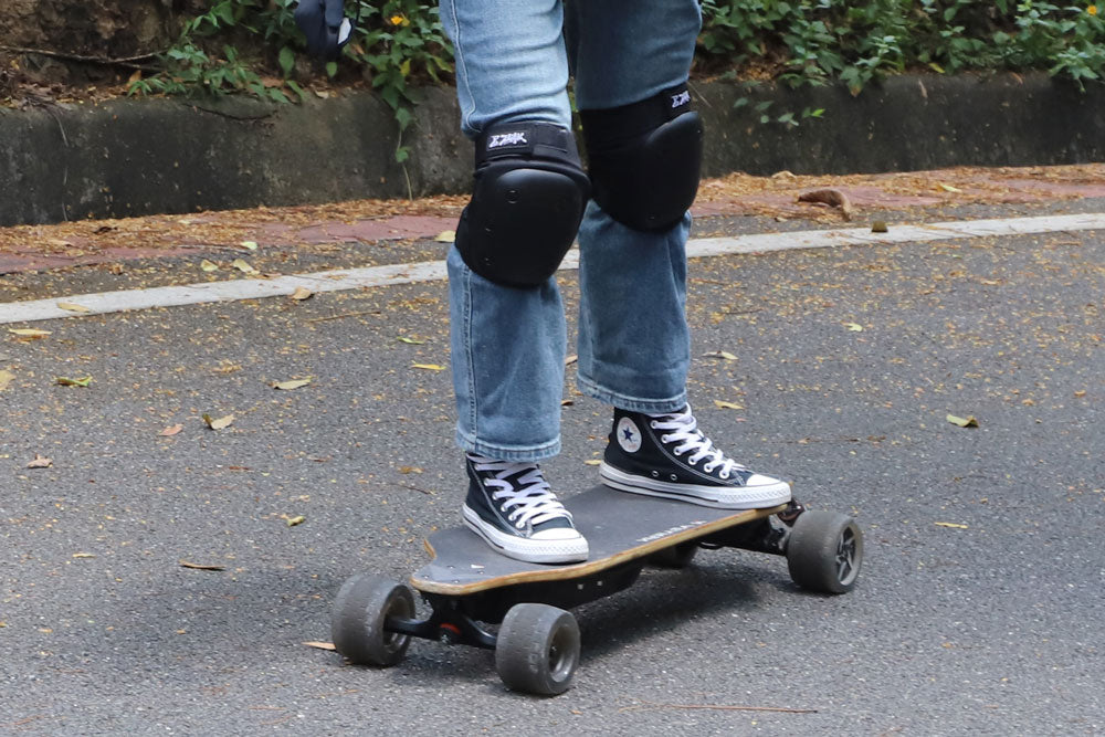 Safe gear for e-skateboarding